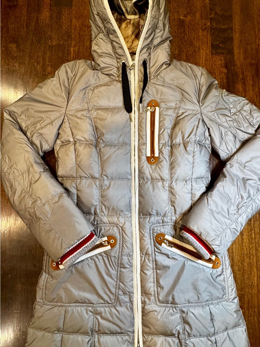 Bogner Light Gray Down Quilted Hooded Puffer Coat Contrast leather Trim Sz 6-